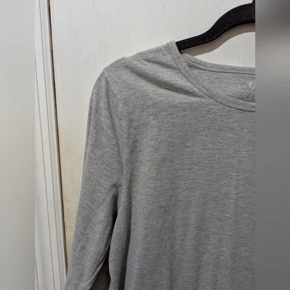 ADAR Universal XL Under Scrub Gray Long Sleeve Shirt - Picture 2 of 5